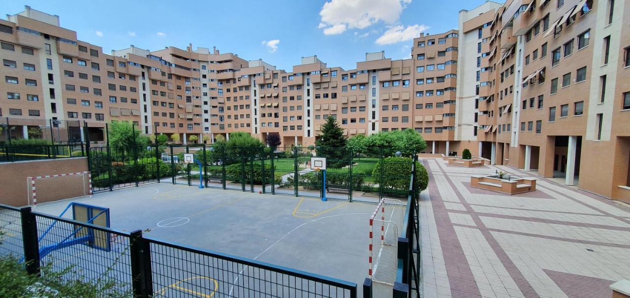 Residencial En Madrid Alquiler De Corta Estancia No Turistico Екстер'єр фото